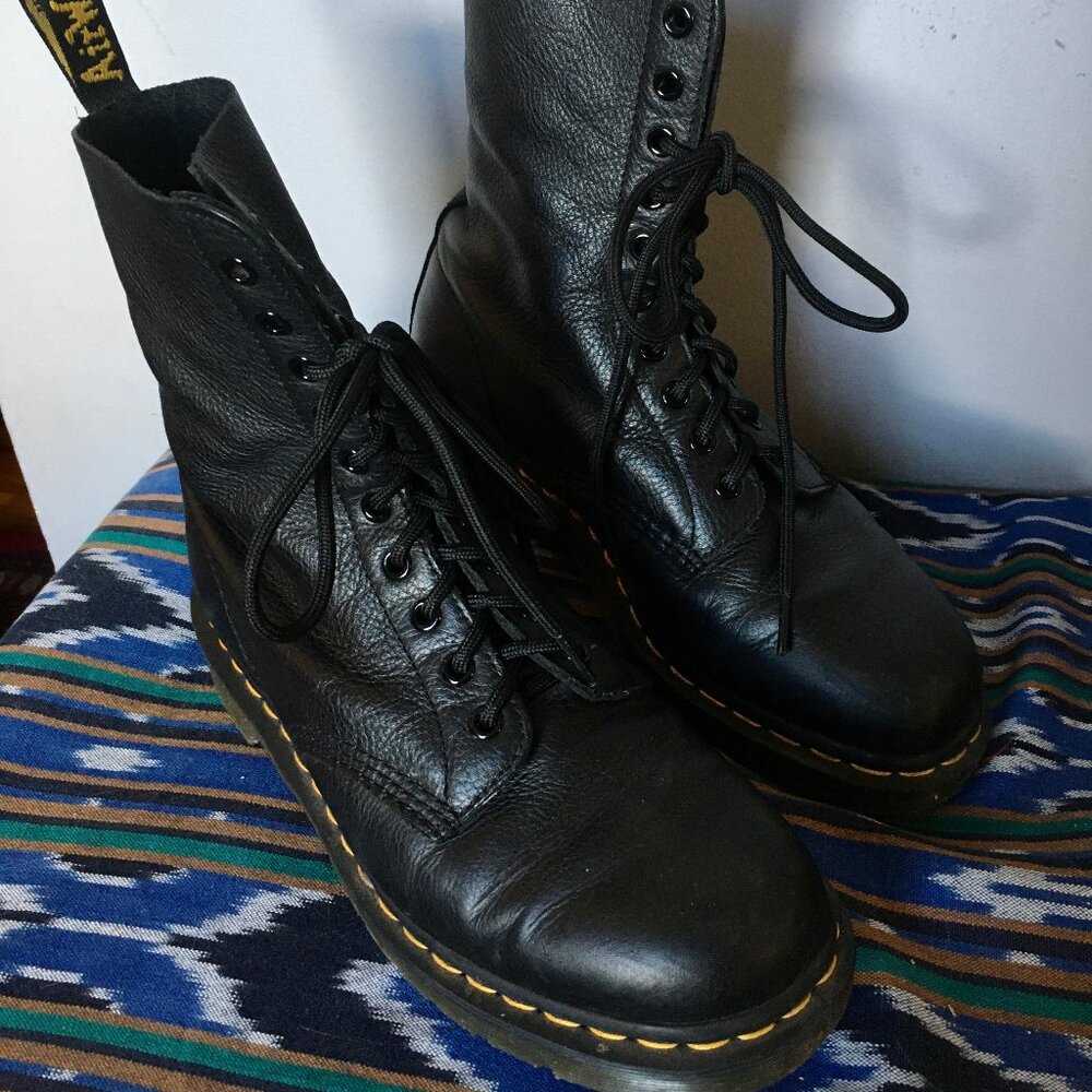 1460 Women's Soft Nappa Leather Lace Up Boots size 10US/ 42EU